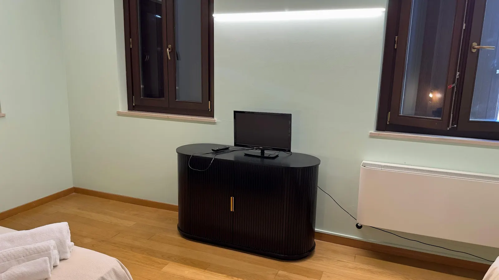 La TV e il mobile della camera